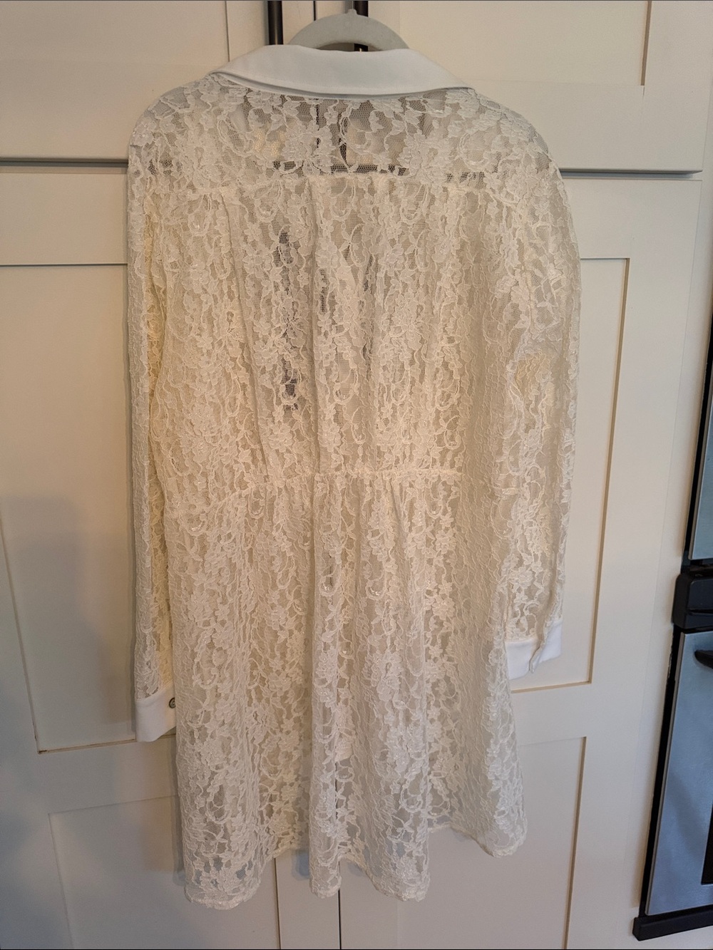 Comfy U.S.A Women’s Cream Lace Button-Down Tunic Shirt - Picture 2 of 15